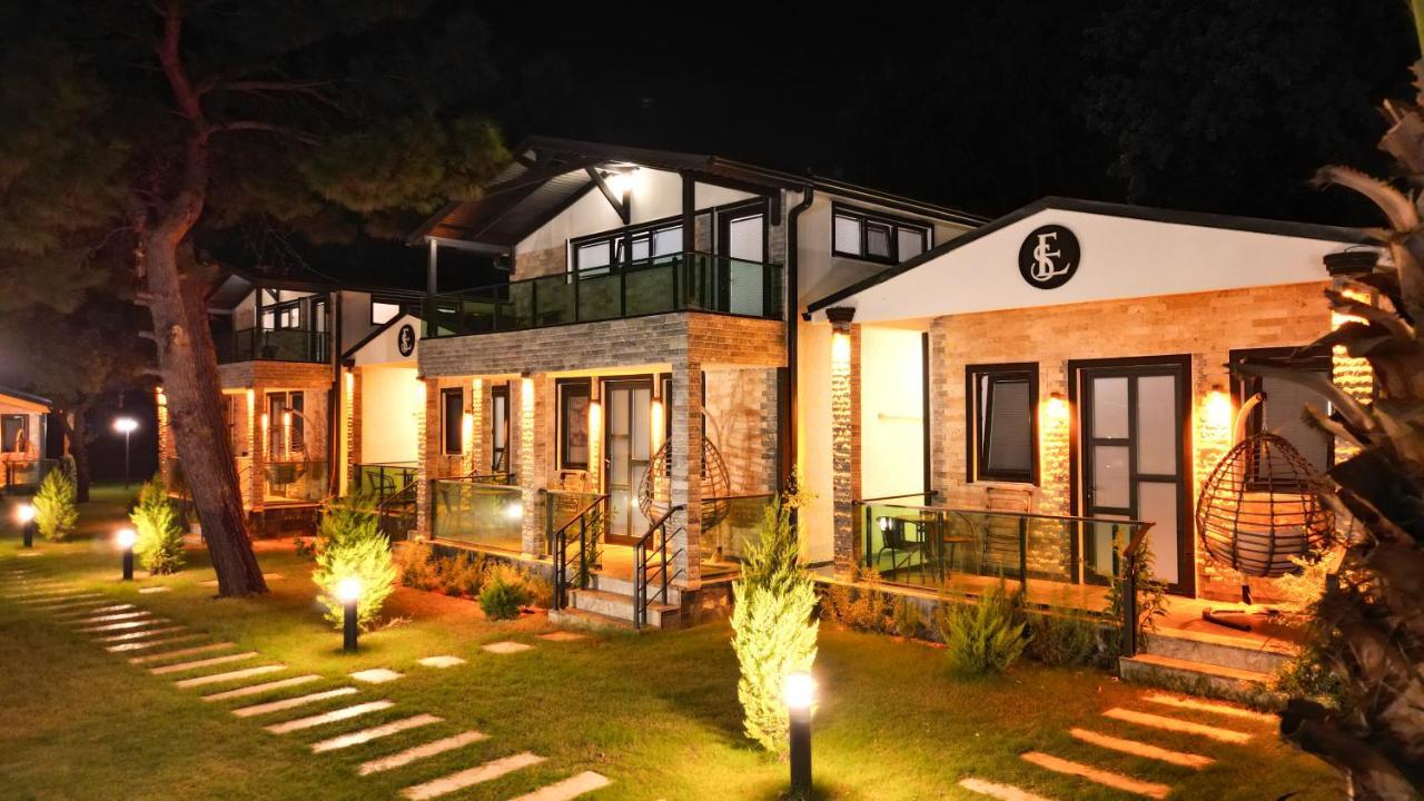 Elasu Hotel *